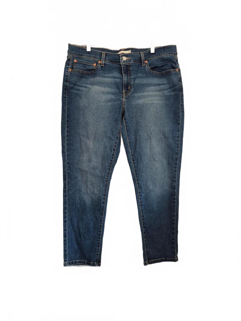 Levi’s Women’s Boyfriend Jeans Size 33 W33 L27 Medium Wash Tapered